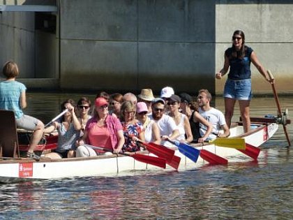 Landeserkundungstag 2017 Drachenboot mit Steuerfrau
