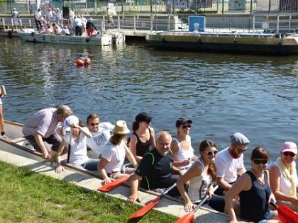Landeserkundungstag 2017 Drachenboot Einstieg